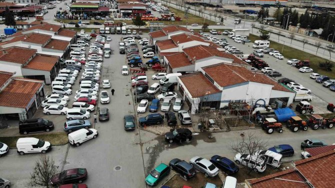 İ̇kinci El Araç Satıcıları Bayramı Değil Seçimi Bekliyor