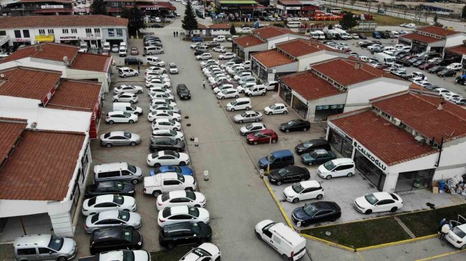 İ̇kinci El Araç Satıcıları Bayramı Değil Seçimi Bekliyor