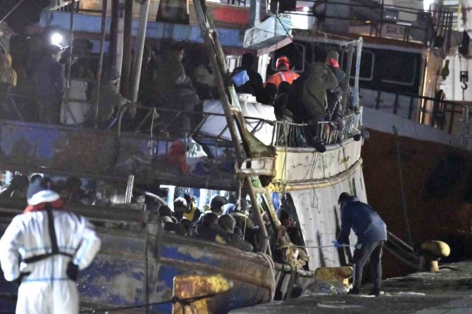 İ̇talya Açıklarında Binden Fazla Göçmen Kurtarıldı