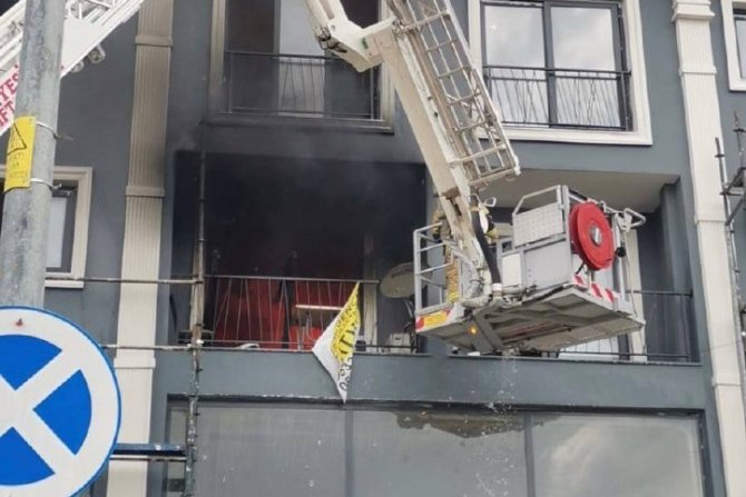 İ̇zmir’de Bir Evde Çıkan Yangında Yaşlı Adam Hayatını Kaybetti