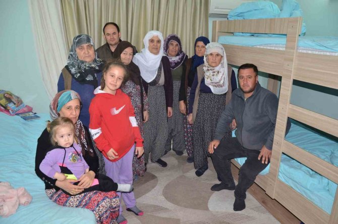 Kırkağaç’a Gelen Depremzedeler Yaşadıklarını Anlattı