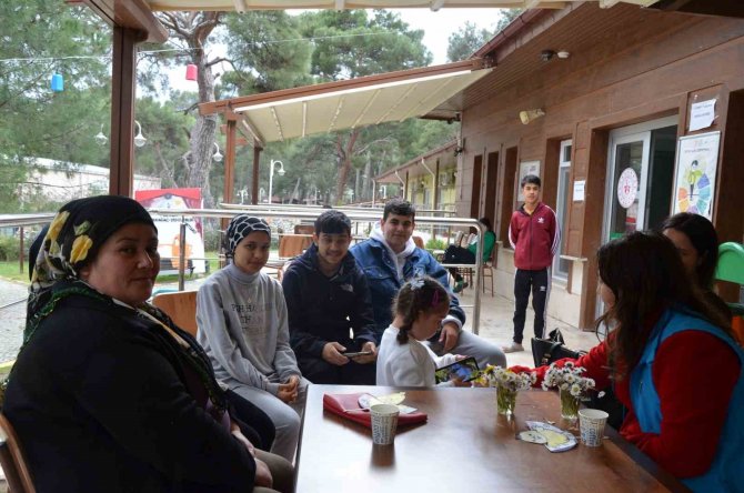 Kırkağaç’a Gelen Depremzedeler Yaşadıklarını Anlattı