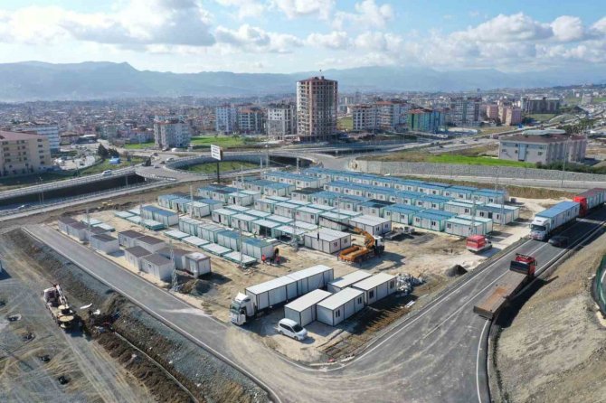 Defne’de İnşa Edilen Konteyner Kentte Bin 200 Depremzede Barınacak