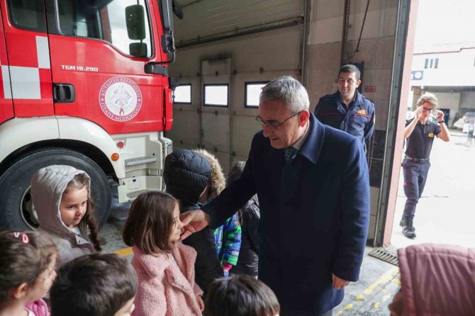 Meslek Tanıtım Etkinliğinde Miniklerin Heyecanına Ortak Oldu