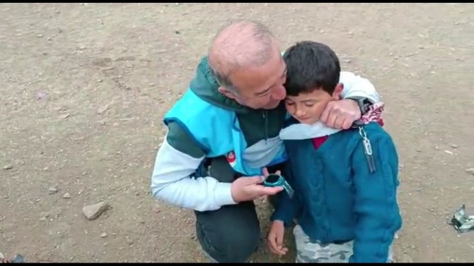 Deprem Bölgesinde Tanıştığı Minik Arda İle Tekrar Buluştu Duygulu Anlar Yaşandı