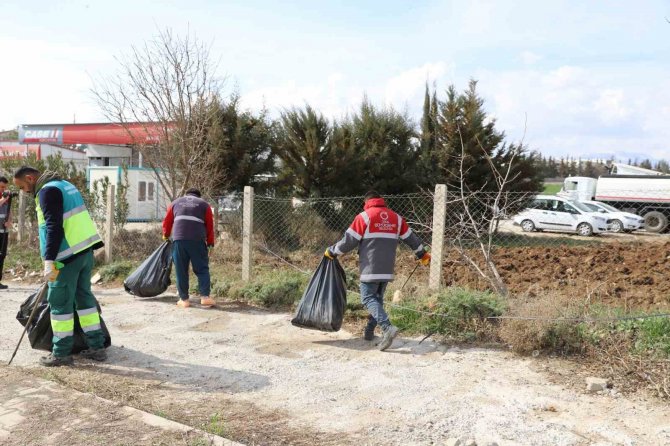 Ordu Büyükşehir, Deprem Bölgesinde Temizlik Çalışmalarını Sürdürüyor