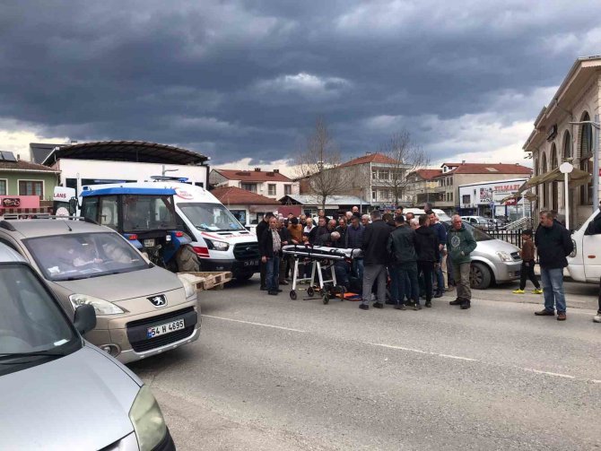 Yolun Karşısına Geçmek İsteyen Yaşlı Adama Otomobil Çarptı
