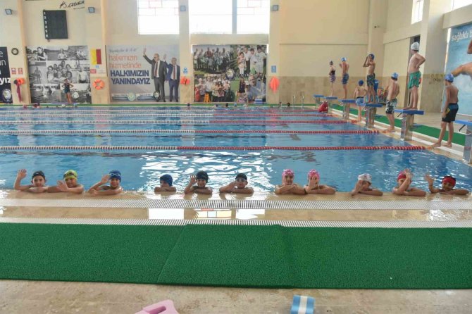 Salihli’de Depremzede Çocuklara Ücretsiz Kurs