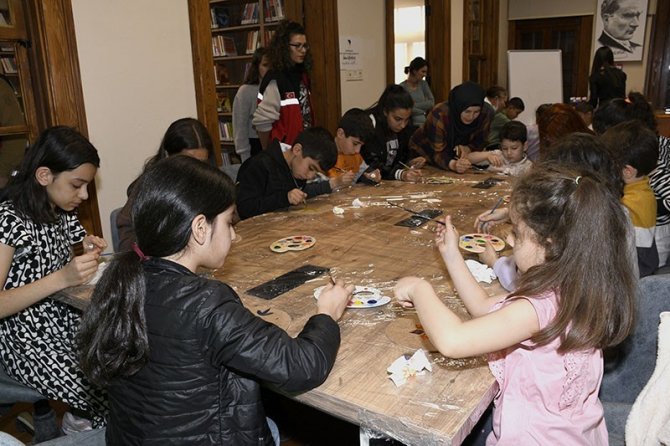 Kuşadası’nda Depremzede Çocuklar İçin Eğlenceli Atölyeler
