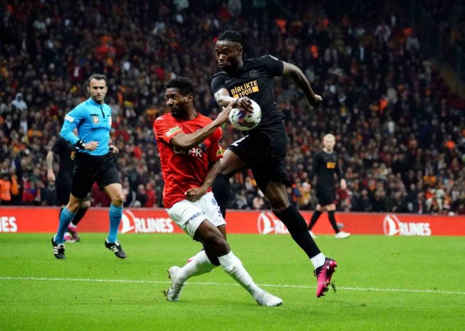 Spor Toto Süper Lig: Galatasaray: 0 - Kasımpaşa: 0 (İ̇lk Yarı)