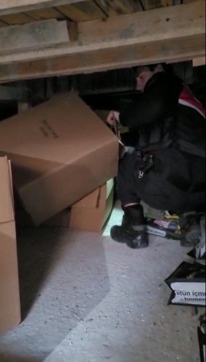 Dubleks Dairede Gizli Geçit: Jandarma Bile Şoke Oldu