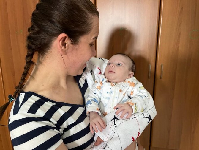 Henüz 6 Günlükken Depremzede Olan Bebek, Ailesine Teslim Edildi