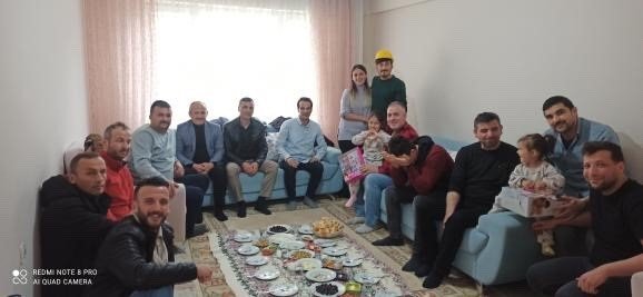 Madenciler Depremin 36’ıncı Saatinde Kurtardıkları Aileyi Ziyaret Etti