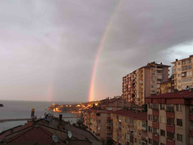 Yağmur Sonrası Gökkuşağı Ortaya Çıktı