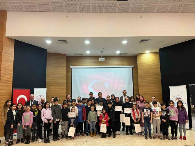 İ̇stiklal Marşı’nı Güzel Okumak İçin Yarıştılar