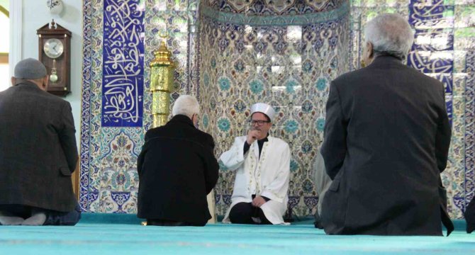 Erzincanlılar Depremde Hayatını Kaybedenleri Unutmadı