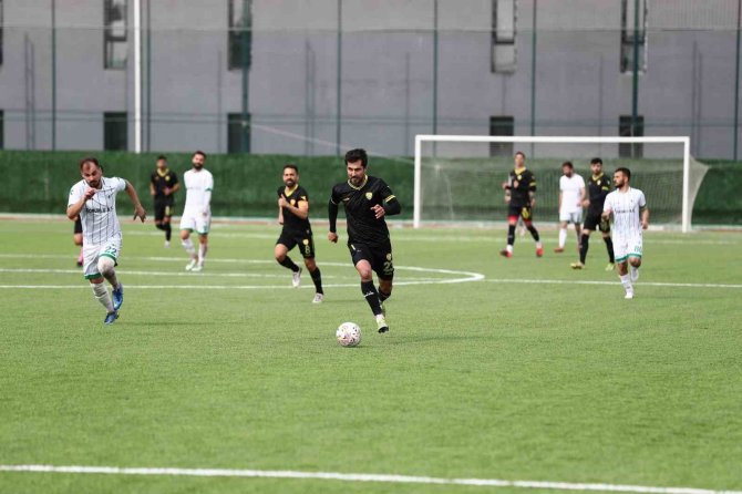 Aliağaspor Fk, Şampiyonluk Yarışını Sürdürdü