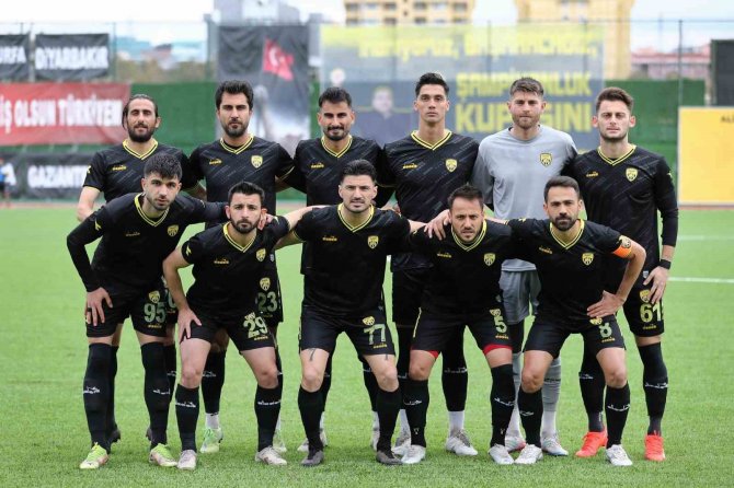 Aliağaspor Fk, Şampiyonluk Yarışını Sürdürdü