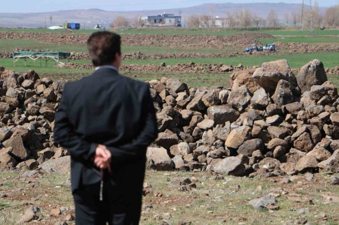 Arazi Sorununa Çare Bulunamayınca İki İlçeye Giden Tarım Suyunu Kestiler