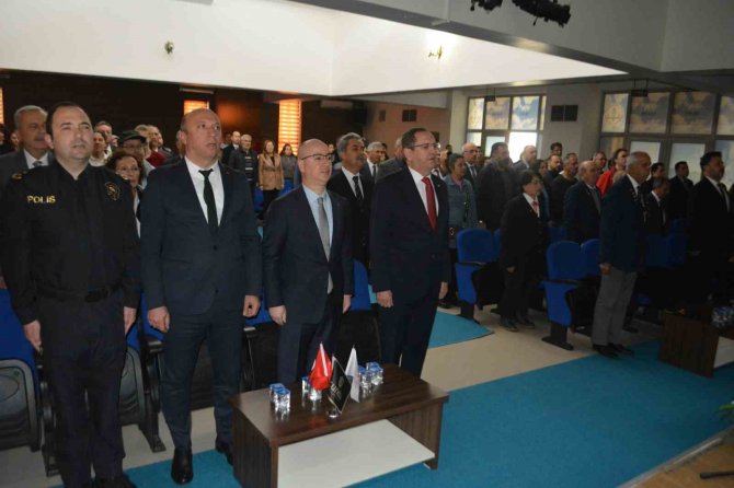 Ayvalık’ta İ̇stiklal Marşı’nın Kabulünün 102. Yıldönümü Kutlandı