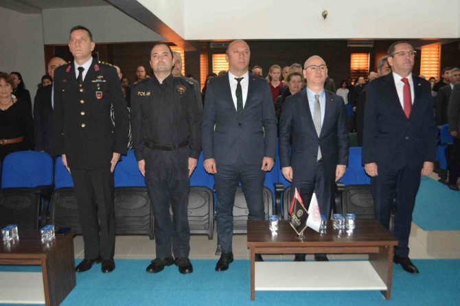 Ayvalık’ta İ̇stiklal Marşı’nın Kabulünün 102. Yıldönümü Kutlandı