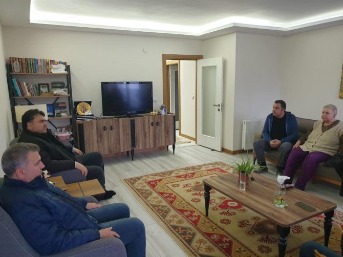 Havran’da Depremzede Aileleri Ziyaret Ettiler