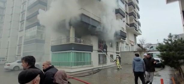 Alkolün Etkisiyle Yaktığı Ev Küle Döndü