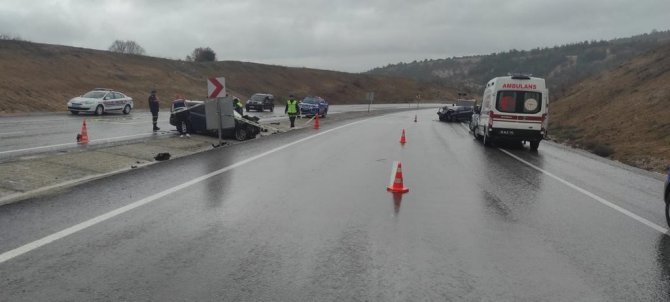 Yenişehir-bilecik Yolunda Kaza: 1 Ölü, 3 Yaralı