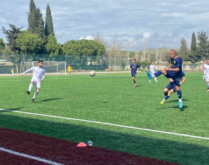 Bal: Alaçatıspor 1 - 1 Bağcılarspor