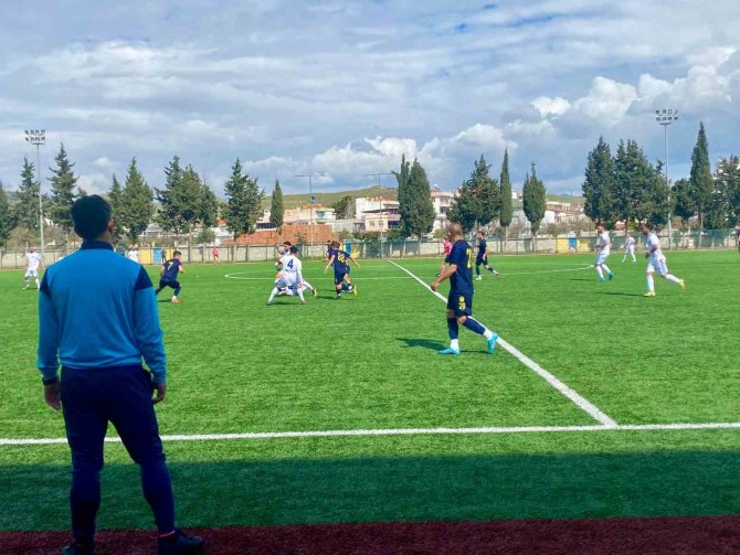 Bal: Alaçatıspor 1 - 1 Bağcılarspor