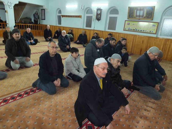 Burhaniye’de Sabah Namazı Buluşması Bahçelievler Camiinde Yapıldı