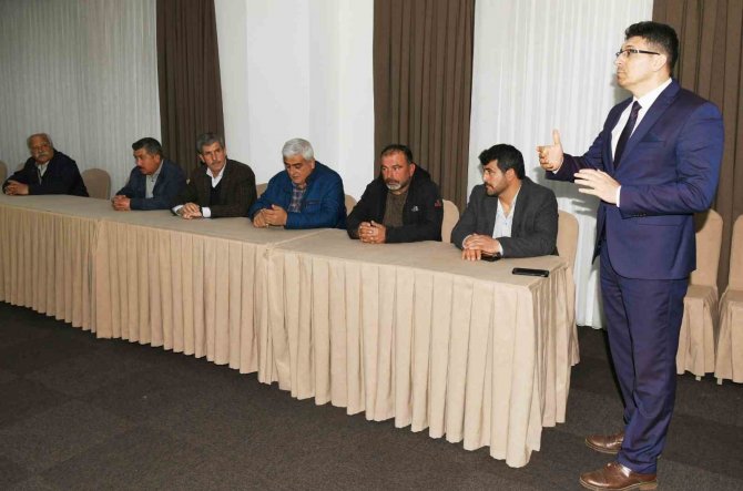 Lapseki’de Muhtarlara Çevre Ve İ̇klim Değişikliği Farkındalık Eğitimi Verildi