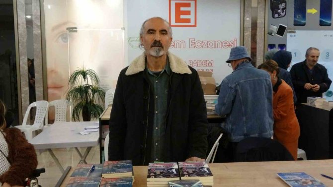 Asrın Felaketinde Yaşadıklarını Anlattığı Kitabın Gelirini Depremzedelere Bağışladı