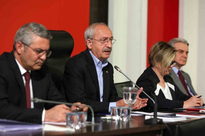 Kılıçdaroğlu, Parti Meclisi Toplantısına Başkanlık Etti