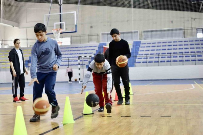 Depremzede Çocuklar Sportif Etkinliklerle Hayata Tutunacak