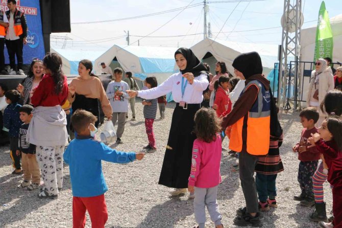 Diyarbakır’da Depremzede Çocuklar Travmalarını Müzik Eşliğinde Atlatıyor