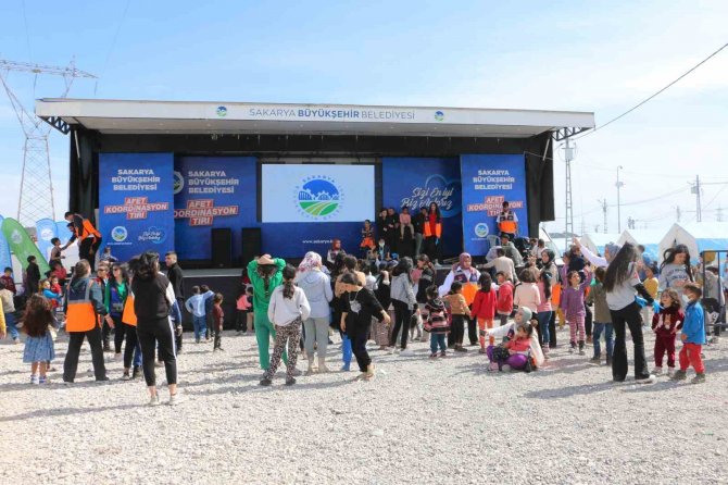 Diyarbakır’da Depremzede Çocuklar Travmalarını Müzik Eşliğinde Atlatıyor