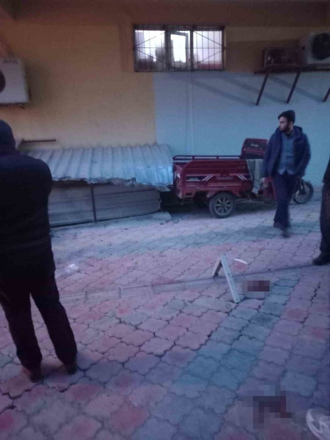 Silvan’da 6. Kattan Düşen Görme Engelli Genç Kız Hayatını Kaybetti