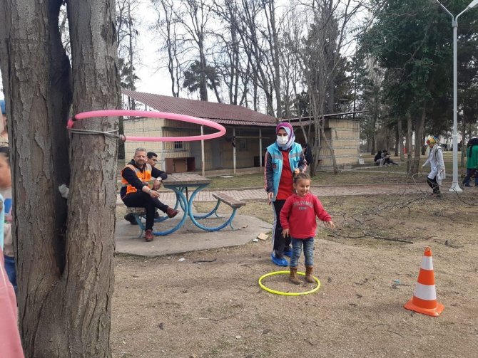 Depremzede Çocuklara Yönelik Sinema Saati Ve Parkur Oyunları Etkinliği