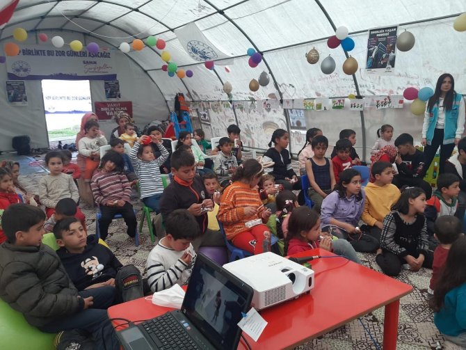 Depremzede Çocuklara Yönelik Sinema Saati Ve Parkur Oyunları Etkinliği