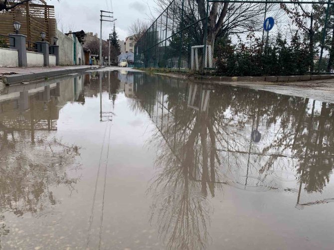 Eskişehir’de Ara Sokaklar Göle Döndü