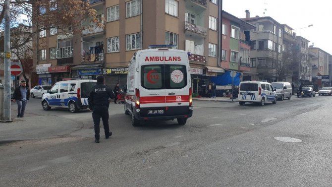 Tartıştığı Şahsı Balkondan Ateş Ederek Yaraladı