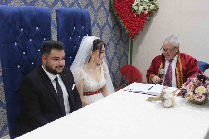 Deprem Öncesi Nikah Tarihi Alan Çiftin Nikahı Geldikleri Kırklareli’de Kıyıldı