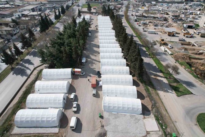 Depremde Yıkılan Toptancılar Sitesi, Çadırlarda Hizmet Vermeye Başladı