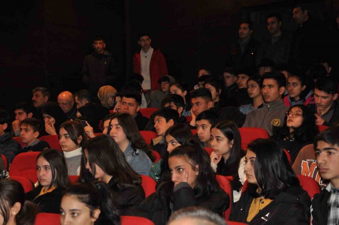Kars’ta İ̇stiklal Marşı’nın Kabulü Ve Mehmet Akif Ersoy’u Anma Günü