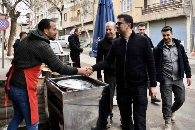 Afad Koordinatörü Vali Tekbıyıkoğlu: "Helikopterler Tek Teker Üzerinde İniş Yaptı"