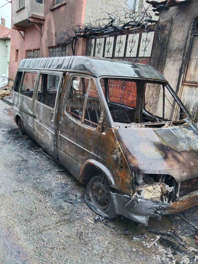 Patlayan Trafo Bakkal Dükkanında Yangın Çıkardı: 1 Ölü