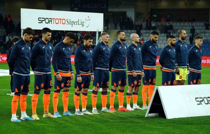 Spor Toto Süper Lig: Medipol Başakşehir: 0 - Beşiktaş: 1 (Maç Devam Ediyor)