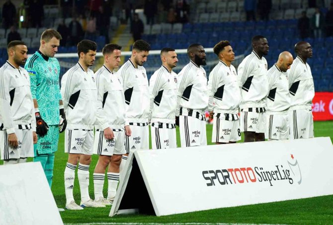 Spor Toto Süper Lig: Medipol Başakşehir: 0 - Beşiktaş: 1 (Maç Devam Ediyor)