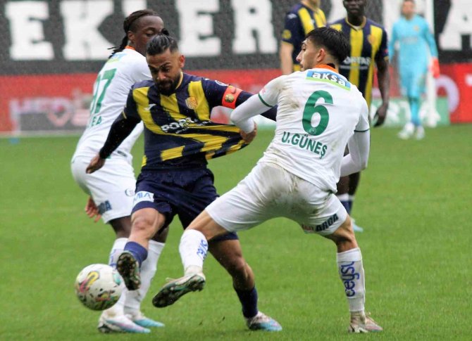 Spor Toto Süper Lig: Mke Ankaragücü: 2 - Corendon Alanyaspor: 0 (Maç Sonucu)